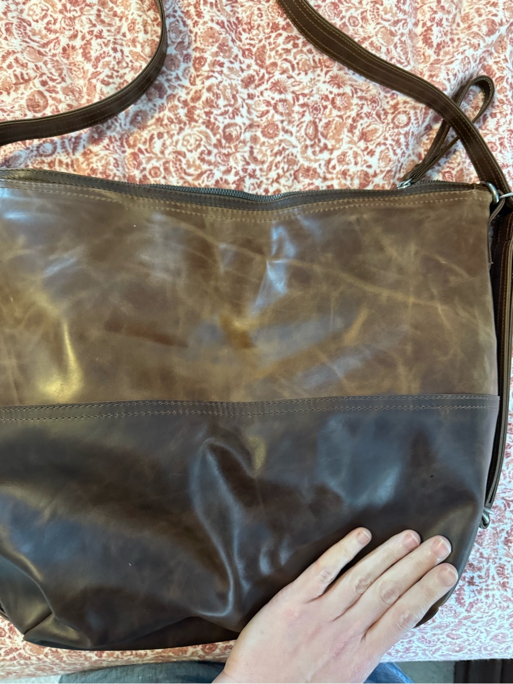 Rough & Tumble Large City Safari in Bourbon + Selkie with clip on strap - Picture 8 of 16